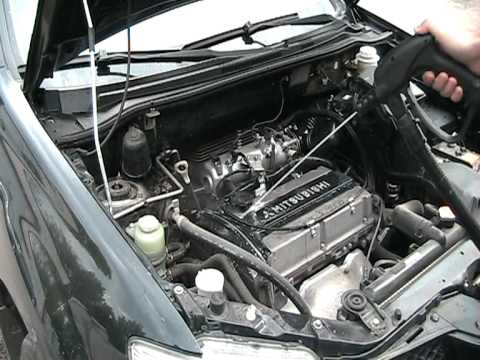 Видео: Мойка двигателя паром без химии