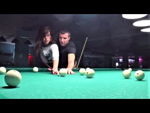 Видео: ВПЕРВЫЕ НАСТЯ ПОБОРОЛАСЬ НА БИЛЬЯРДЕ )))