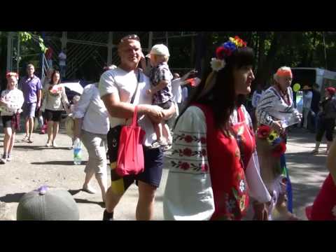 Видео: Парад вышиванок г.Вольногорск