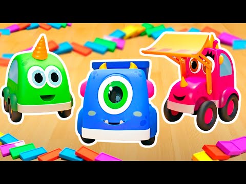 Видео: ПРЕМЬЕРА — Машинки Мокас играют в ДОМИНО! 😱🔥 Веселые мультики про машинки для детей