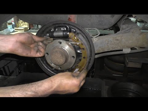 Видео: Замена задних колодок. Чери амулет 2008 года.