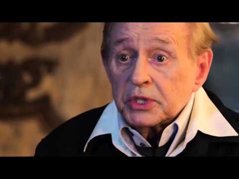 Видео: Уроки русского Чтения Р. Виктюк Д Хармс Старуха Часть 1