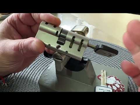 Видео: ВСКРЫТИЕ ЦИЛИНДРА MUL-T-LOCK MTL800/MT5+ /#медведь +380933763773