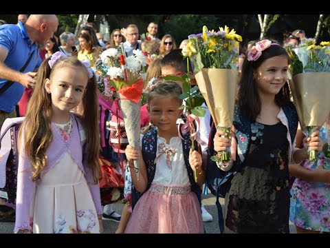 Видео: Първи учебен ден в 121 СУ "Георги Измирлиев" - 15.09.2020г.
