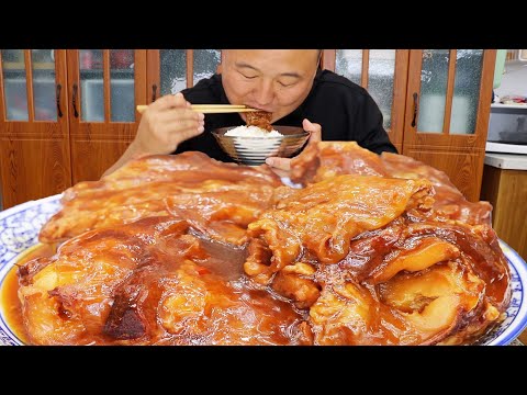 Видео: Тесть послал десять фунтов костей гнезда крупного рогатого скота, а Цян сделал «красные кости гнезд