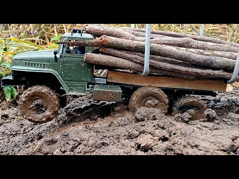 Видео: RC Урал 4320 с грузом пробивается по бездорожью. WPL B36 mud off road action