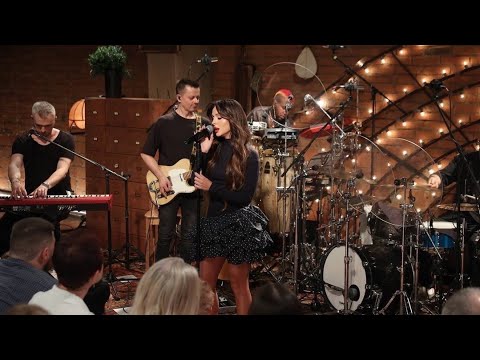 Видео: Nyusha - Заново (Live, Квартирник у Маргулиса)