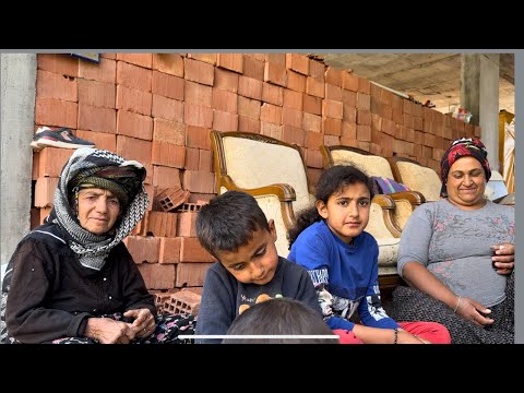 Видео: Жизнь в горной деревне Востока \ Палаточная жизнь после землетрясения \ Садоводство