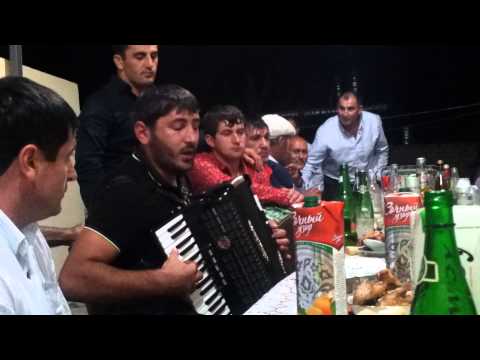 Видео: Саид поет для ураринских друзей20120824_224921.mp4