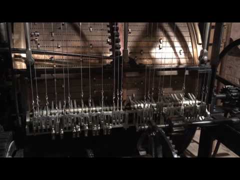 Видео: Механизм курантов колокольни Петропавловского собора