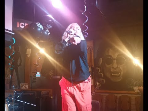 Видео: Блондинка Ксю - Вместо Жизни