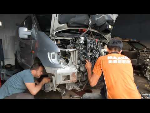 Видео: Замена дизельного мотора на бензиновый. Vito V638.часть1