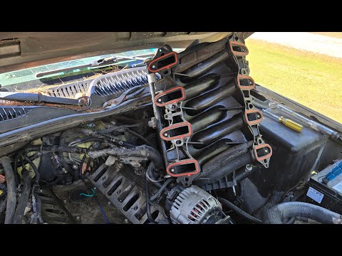 Видео: Замена прокладки впускного коллектора 99-06 Chevy Silverado