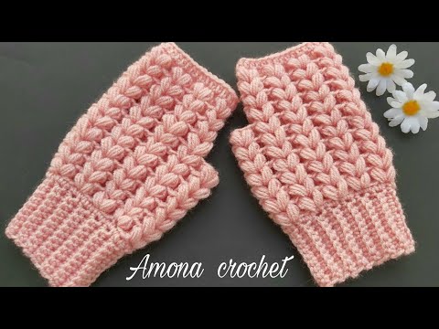 Видео: Как связать крючком перчатки без пальцев.