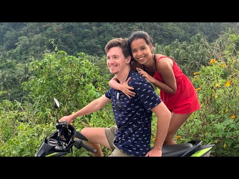 Видео: Что филиппинцы вытворяют на праздниках! Удалось попасть в центр событий