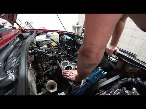 Видео: Капремонт двигателя 1.6D Golf 2 . Установка и протяжка ГБЦ. Заключительная часть.