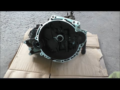 Видео: Переборка коробки передач МКПП на Chery indiS 1,3  Чери Индис  2012  2часть