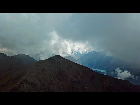 Видео: Облачный поход на Пик Терешковой. Несостоявшийся траверс пика Юный Геолог. Полеты прилагаются.