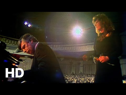 Видео: Алла Пугачёва - «У нас в гостях Маэстро» (Творческий вечер Раймонда Паулса) [Live]