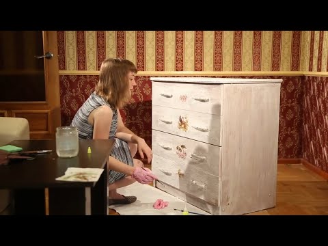 Видео: Декупаж комода: мастер-класс