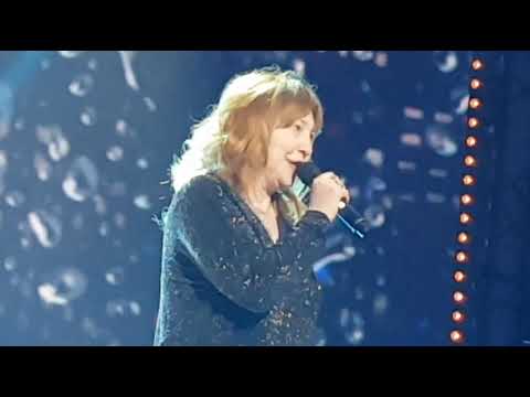Видео: Екатерина Семенова. "Три аккорда". "Горчит калина"