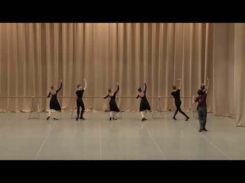 Видео: Испанские комбинации у станка с выстукивание, переходящим в fondue