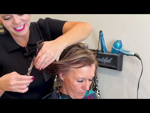 Видео: Этот элегантный А-образный боб сделает Хелен на 10 лет моложе!