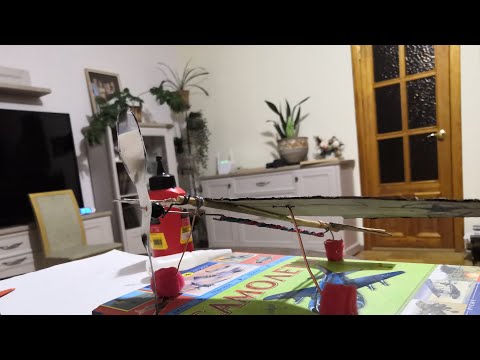 Видео: Резиномонторный самолёт. Сори за то что шаси не добавил в ролик