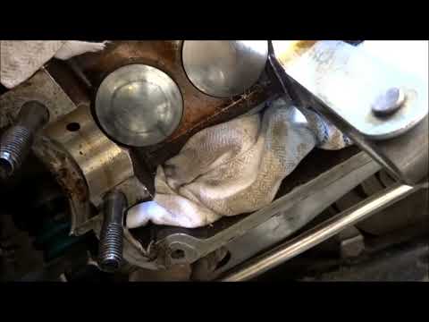 Видео: Замена маслосъёмных сальников на Ауди100С4 ,Quattro 2 8, ААН, без снятия ГБЦ.
