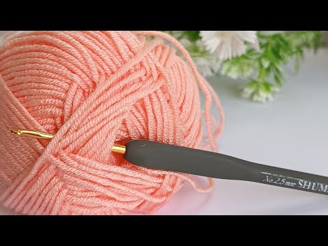 Видео: Эта схема вязания крючком очаровывает каждого, кто ее видит. Вы обязательно должны это увидеть.