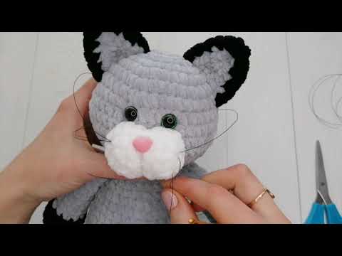 Видео: Кот из плюшевой пряжи. Как сделать усики из лески.