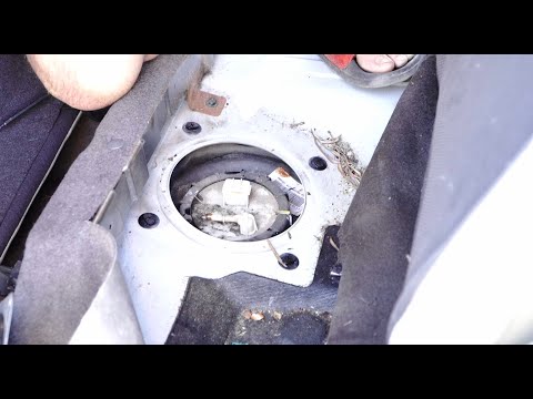 Видео: Как заменить датчик топливного насоса Nissan X-Trail T30 2002-2006 4×2 и 4×4