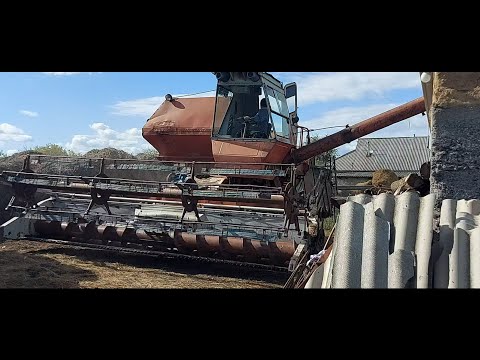 Видео: Жизнь в селе#Казахстан#Подготовка  комбайна к уборке.