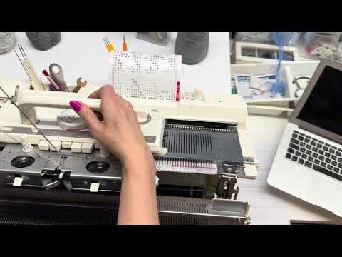 Видео: Двухсторонняя шапка, жаккард на машине🧶 МК