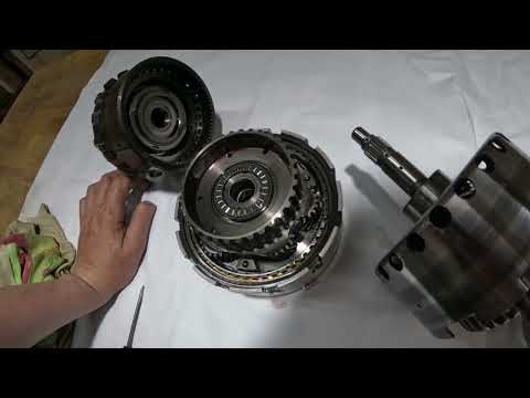 Видео: Ремонт акпп мицубиси паджеро мини , часть 2 . Переборка фрикционных дисков .