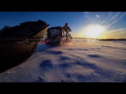Видео: Зимний выезд с сыном на мотособаке / Палатка и титановая печь  / Мотобуксировщик Тофалар 500 в деле