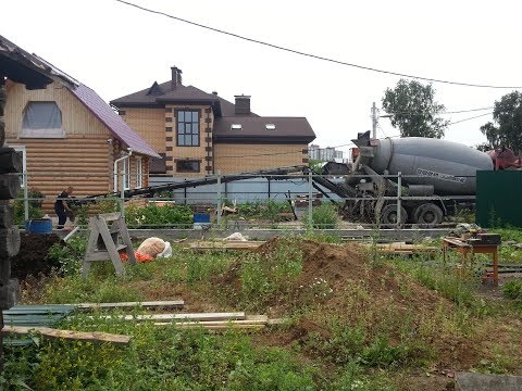 Видео: Самый большой в Томске бетонный миксер с транспортёрной лентой