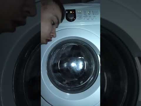 Видео: Samsung WF-600WCW стирка не очень грязного белья быстрая 15 мин. 40° 800 об/ в мин.