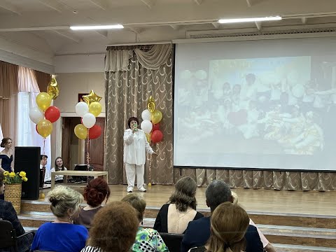 Видео: Выпускной 2022. Поздравление первого учителя