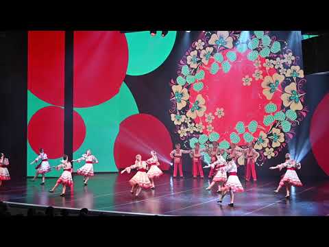 Видео: Хореографический ансамбль "Улыбка" - "Лявониха"