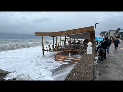 Видео: АДЛЕР ШТОРМ⛈️ПОСЛЕДСТВИЯ / ОГОНЕК ЧАЙКА / ВОЛНА ЛОМАЕТ ЗАБОР