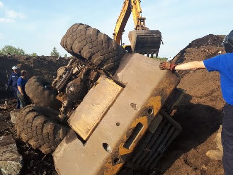 Видео: Почему перевернулся Экскаватор-погрузчик