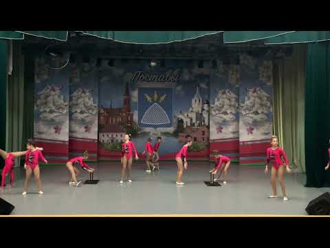 Видео: Партерная групповая акробатика Огненные лилии