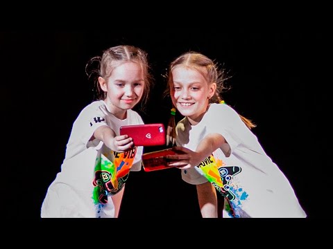 Видео: Спектакль «Королевство кривых экранов». Творческий коллектив «Ступеньки»