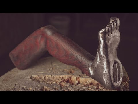 Видео: Это что нога?!  Нет, это кувалда!