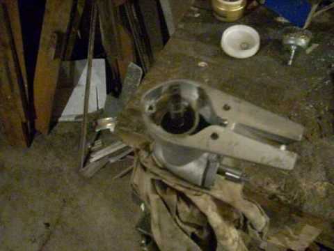 Видео: Помпа лодочного мотора салют