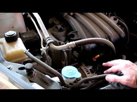 Видео: Nissan Qashqai 1,6 Ниссан Кашкай 2012 г Замена приводного ремня