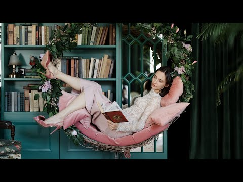 Видео: Как снимать портрет с естественным светом в интерьере. Урок фотографии. Часть 1.