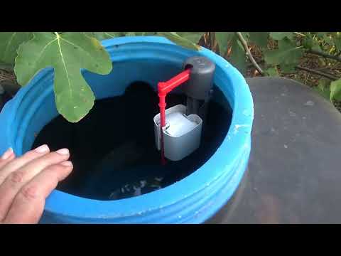 Видео: Как установить поплавковый клапан на бочку для полива