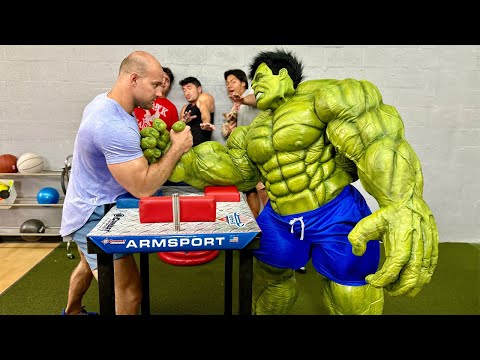 Видео: Монстр ХАЛК против Профессиональных Армрестлеров! Супер-геройский эпизод 2